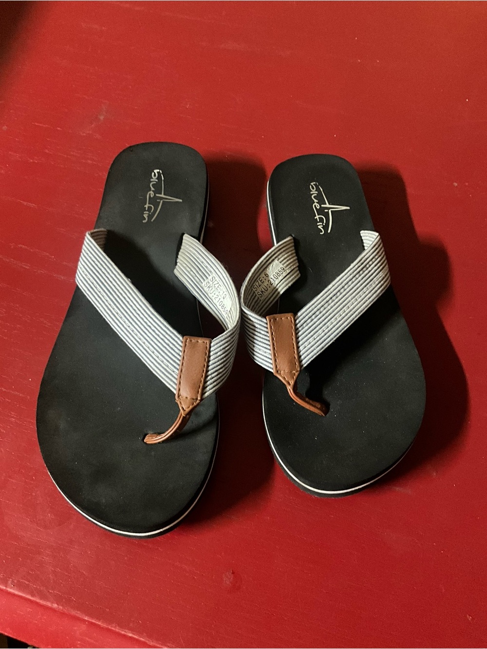 Blue fin size 10 ladies flip flops